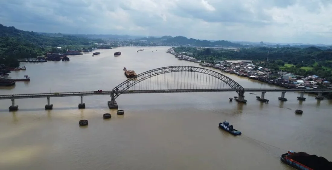 Mitigasi Risiko Pelayaran: Pemprov Kaltim Percepat Pembangunan Dolphin Tambat di Jembatan Mahakam
