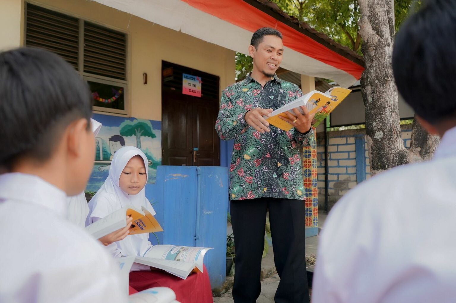Pemerintah Tegaskan Guru Non-ASN Tetap Punya Peluang Jadi ASN, Bukan Dilarang Mengajar